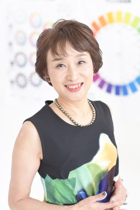 パーソナルカラーアナリスト養成講座で・・